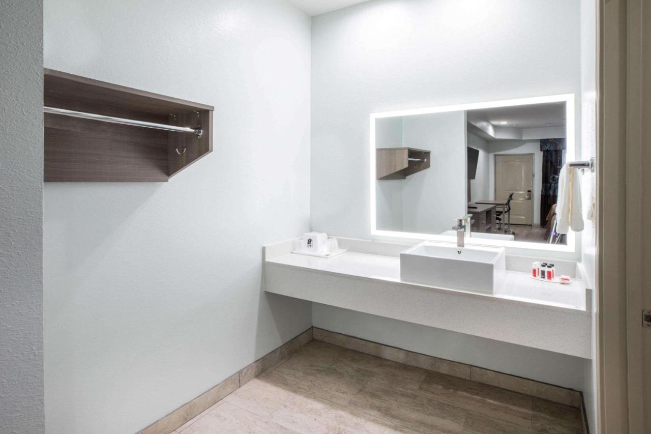 Super 8 By Wyndham Humble Houston Fallcreek Esterno foto